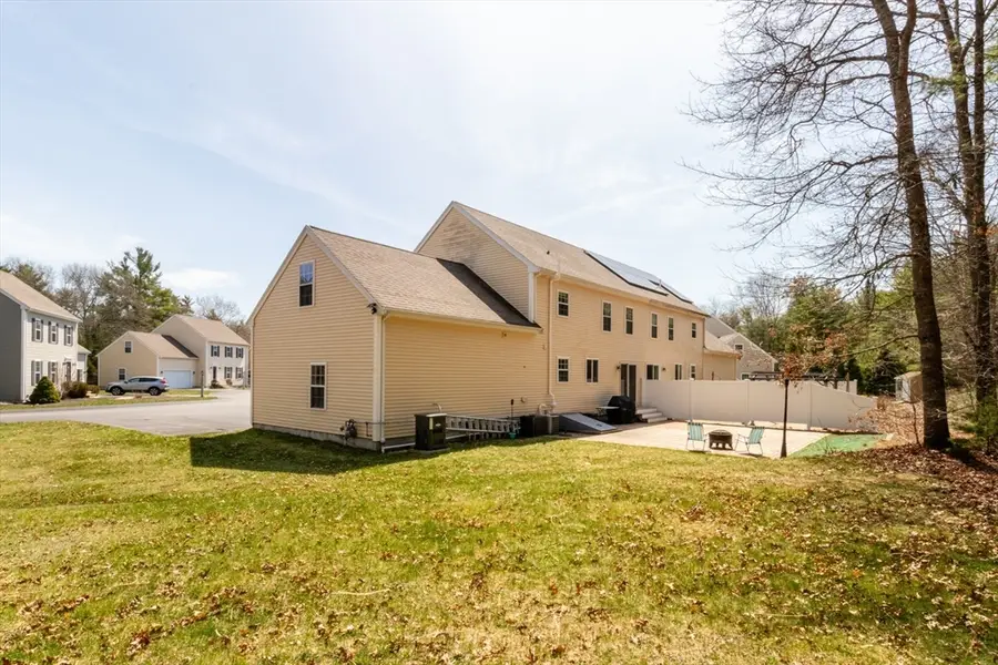 391 Franklin St #1, Hanson, MA 02341 - #3