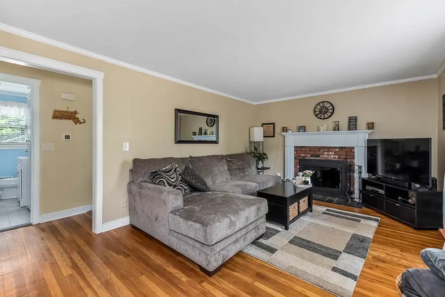40 Benefit St, Attleboro, MA 02703 - #3