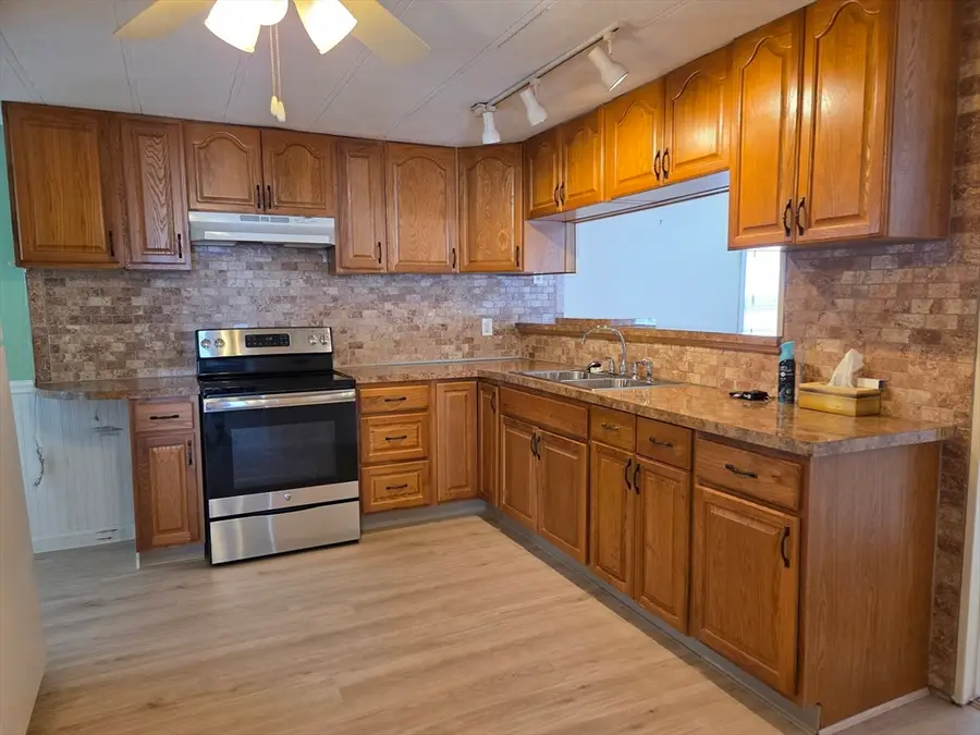 84 Tavitian Blvd, Marlborough, MA 01752 - #2