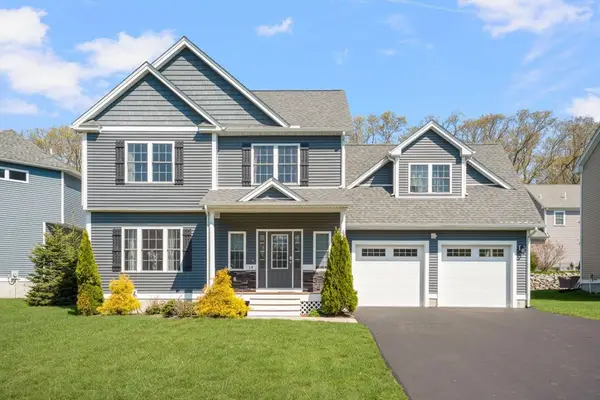 14 Dover Street, Lincoln, RI 02865