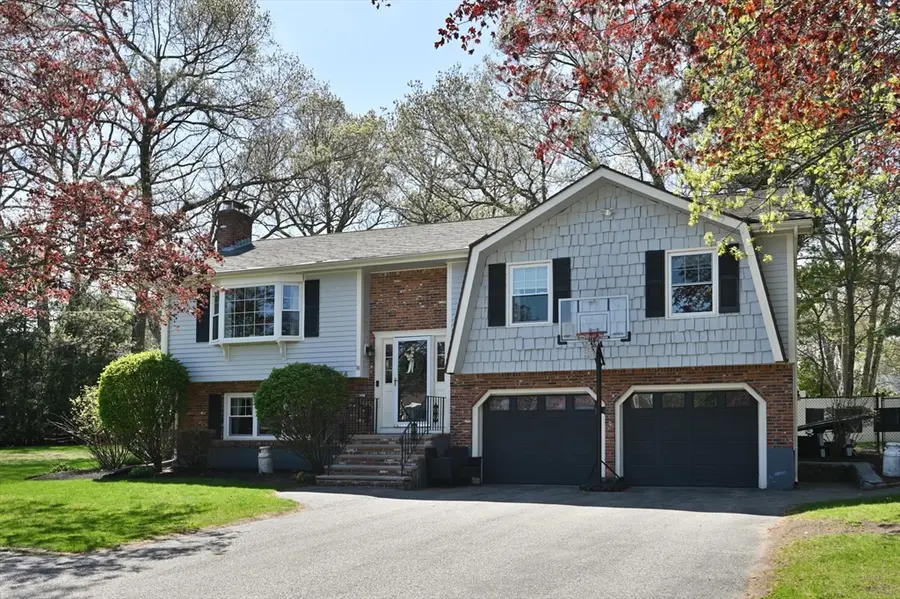 18 Aurele Cir, Reading, MA 01867 - #3