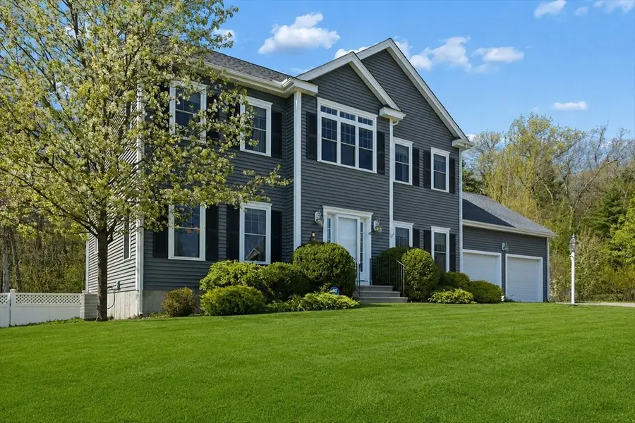 49 Brookmeadow Ln, South Grafton, MA 01560 - #3