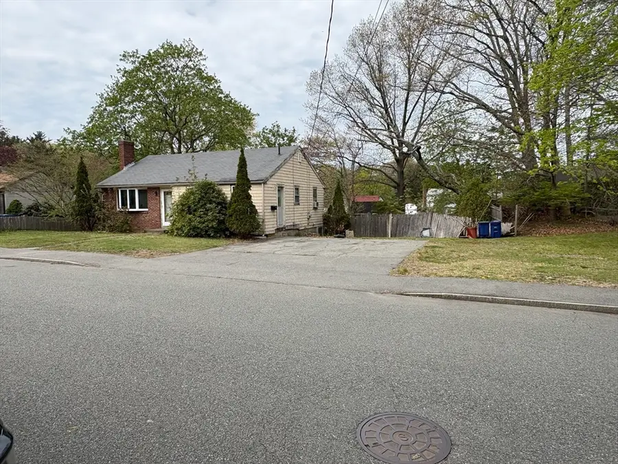 21 Kendall Ave, Braintree, MA 02184 - #2