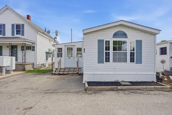 548 Kenyon Ave #42, Attleboro, MA 02703
