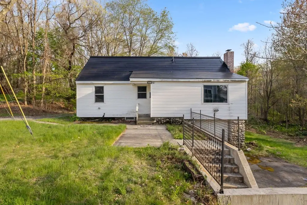 7 Darrow St, Worcester, MA 01606 - #1
