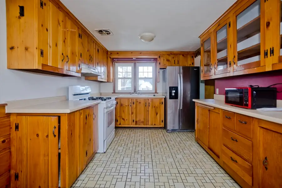 185 East St, Springfield, MA 01104 - #2