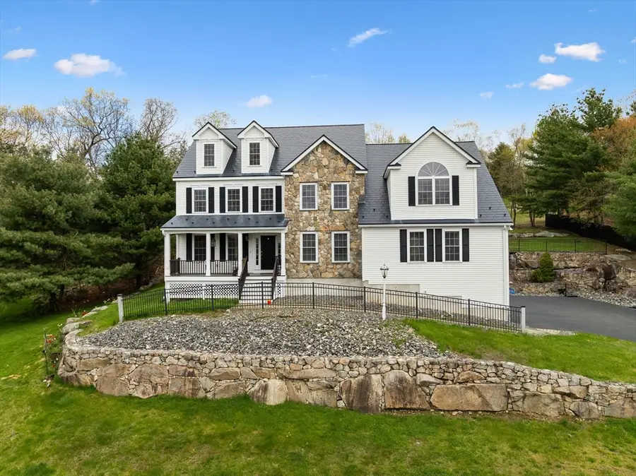 253 Shining Rock Dr, Northbridge, MA 01534 - #2