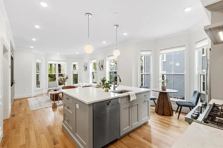 18 Tufts St #1, Cambridge, MA 02139 - #3