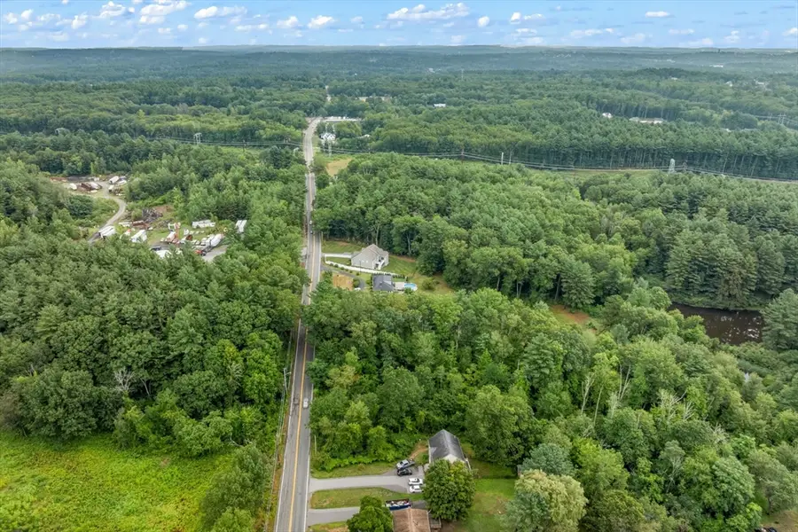785 Broadway Rd, Dracut, MA 01826 - #3