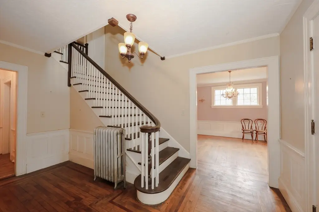 8 Crescent Hts, Fitchburg, MA 01420 - #1