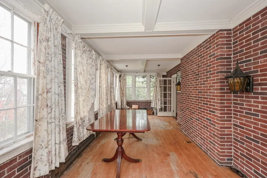 8 Crescent Hts, Fitchburg, MA 01420 - #3