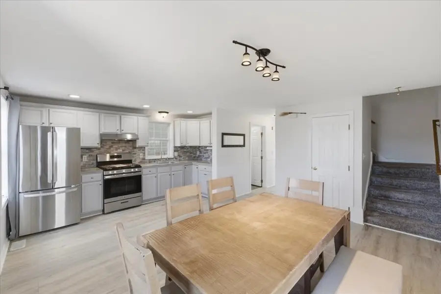 281 Mattakeesett St, Pembroke, MA 02359 - #3