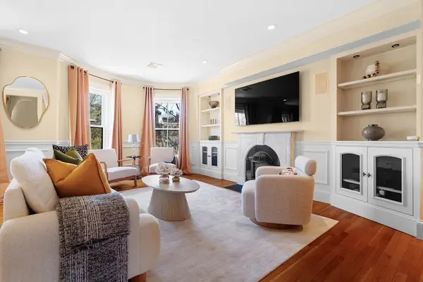 28 Rutland Sq #3, Boston, MA 02118