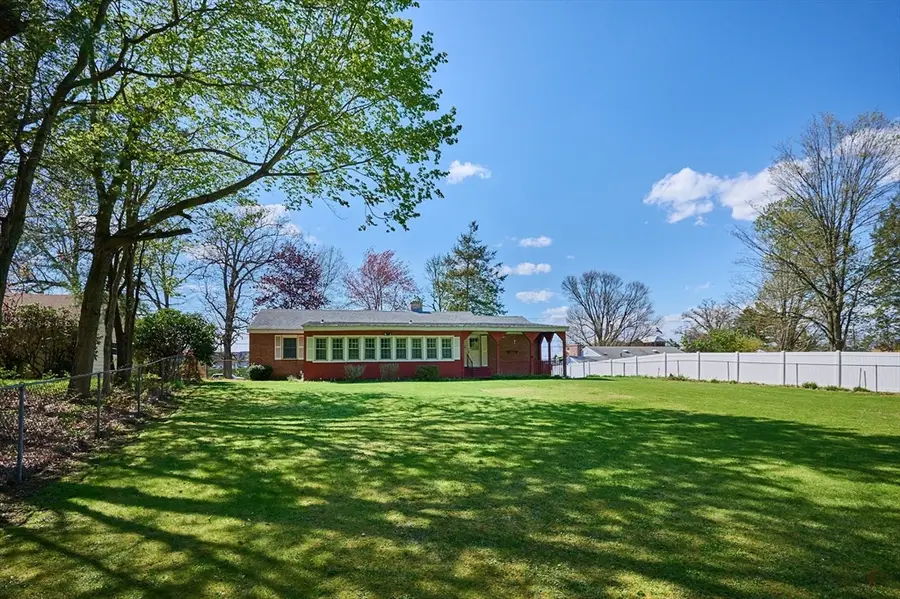363 Cooley St, Springfield, MA 01128 - #3