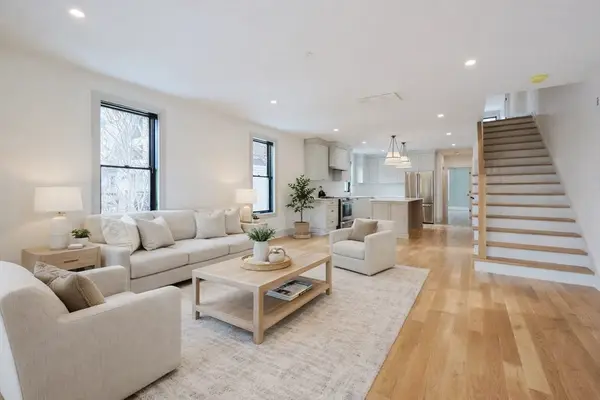 68 Rowe St #U:3, Boston, MA 02131