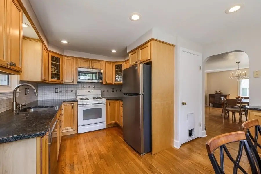 55 Loring St, Westwood, MA 02090 - #3
