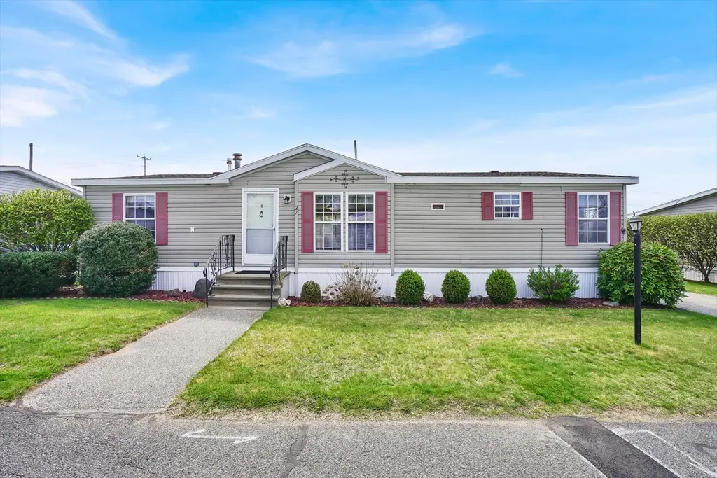 27 Somerset Rd, Chicopee, MA 01020 - #1