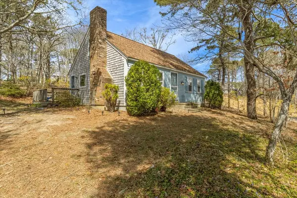 35 Bobbies Ln, Chatham, MA 02633