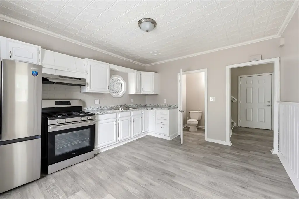 9 Owens Pl, Holyoke, MA 01040 - #1