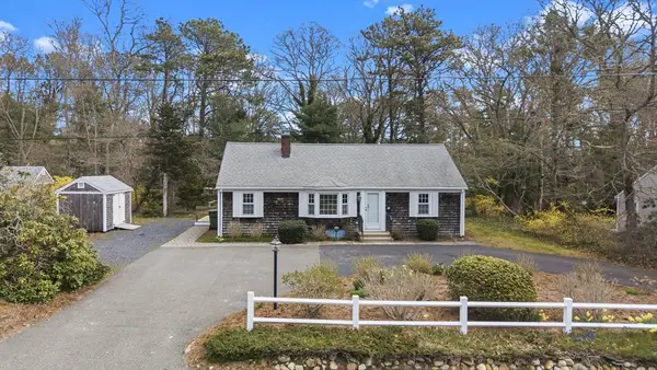 84 Hinckley Cir, Barnstable, MA 02655