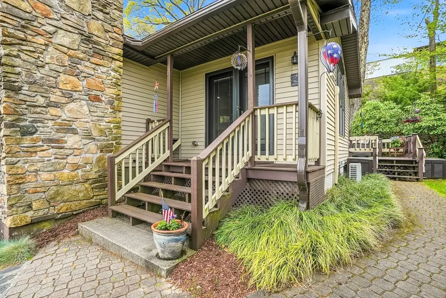 460 Lake Ave, Worcester, MA 01604 - #2
