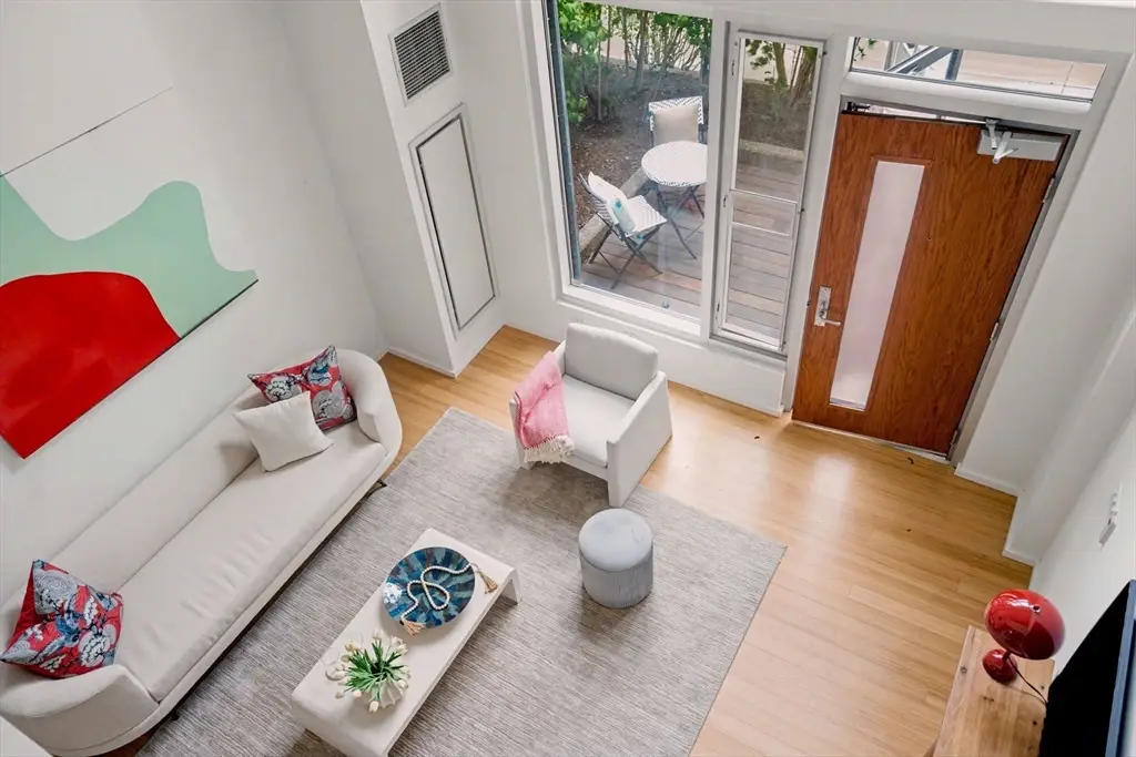 1 Earhart St #115, Cambridge, MA 02141 - #1