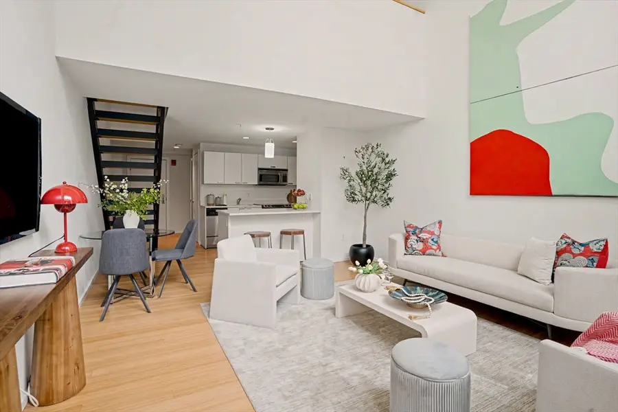 1 Earhart St #115, Cambridge, MA 02141 - #3