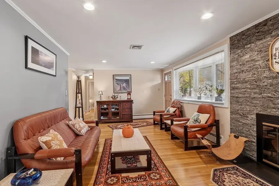 4 Anderson St, Peabody, MA 01960 - #2