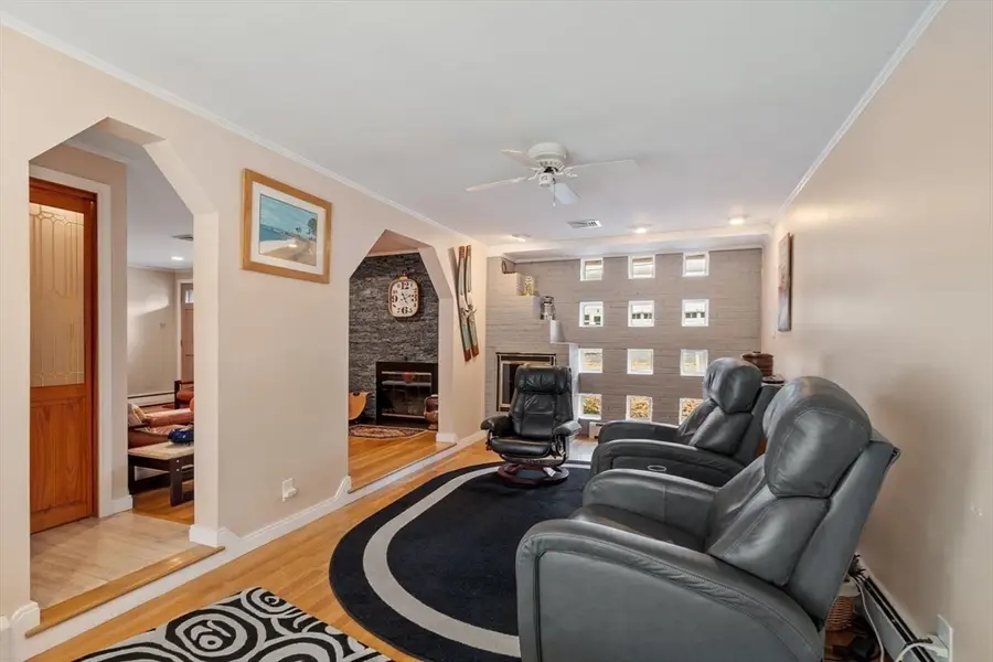 4 Anderson St, Peabody, MA 01960 - #3