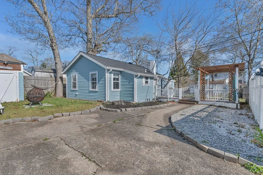 10-R Barnes St, Wareham, MA 02571 - #1