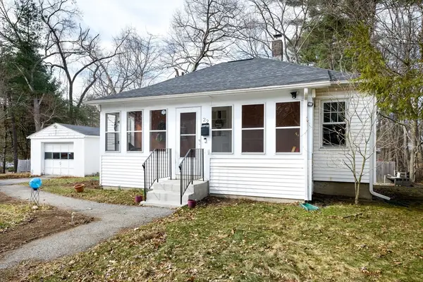 22 Quobaug Avenue, Oxford, MA 01540