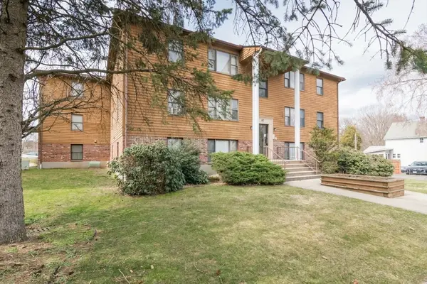 60 Chapin St #D, Holyoke, MA 01040
