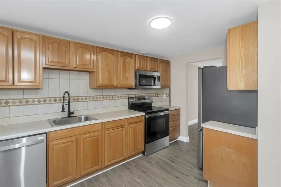 22 Warebrook Vlg #22, Ware, MA 01082 - #3