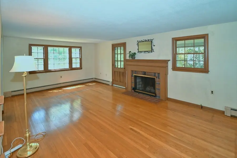 4 Applecrest Rd, Andover, MA 01810 - #3