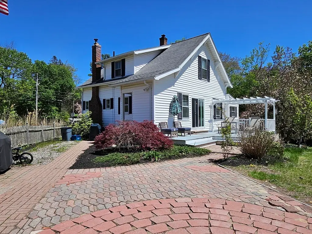 131 Pleasant St, Paxton, MA 01612 - #1