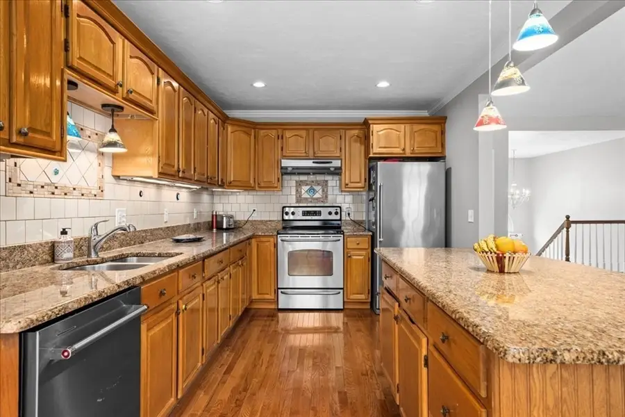 37 Dupuis Ave, Worcester, MA 01604 - #3