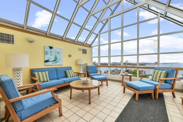 350 North St #404, Boston, MA 02113