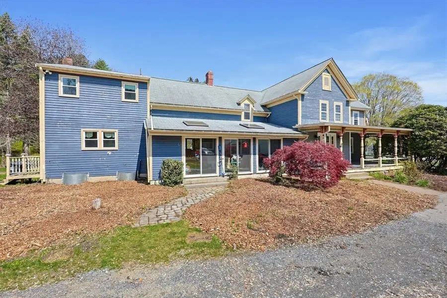 136 Lincoln St, Hudson, MA 01749 - #3