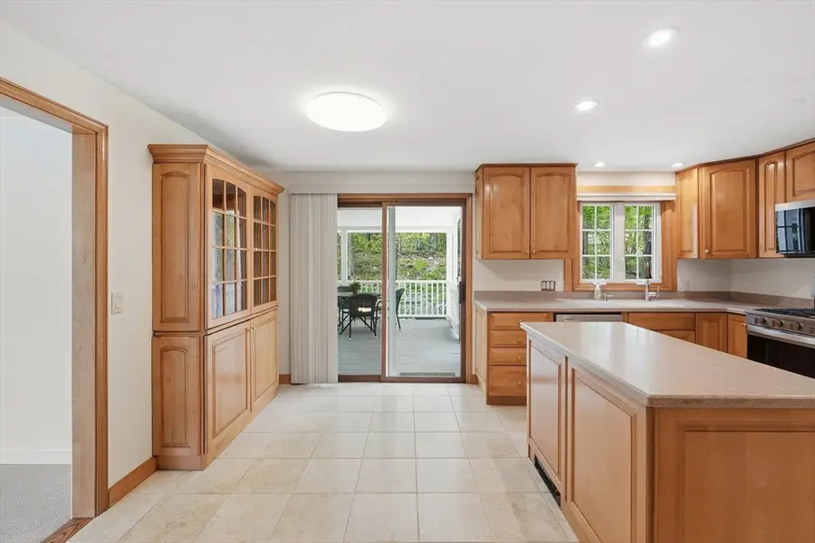 14 Lomas Dr, Framingham, MA 01701 - #3
