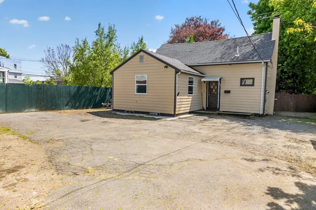 2 Mill St, Beverly, MA 01915 - #1