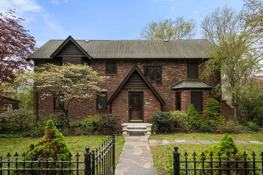 110 Wallis Rd., Chestnut Hill, MA 02467 - #1