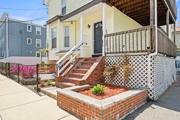 29 Hanson St #1, Somerville, MA 02143