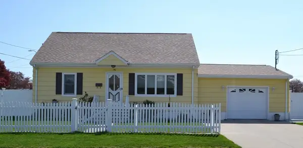 198 Bolton St, New Bedford, MA 02740
