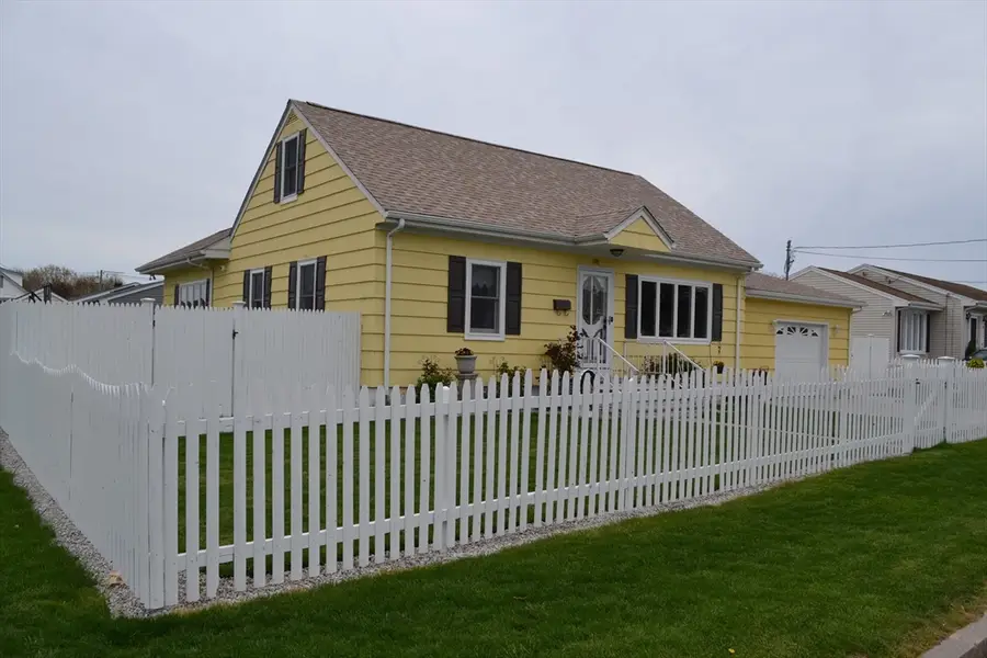 198 Bolton St, New Bedford, MA 02740 - #3