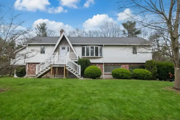 5 Flintlocke Rd, Franklin, MA 02038