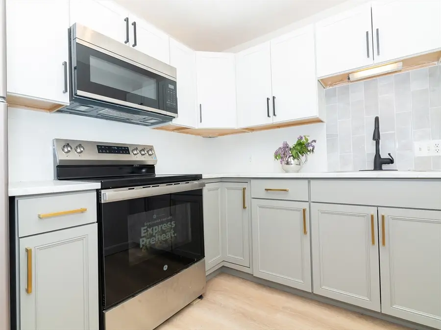 137 Winthrop St #12A, Framingham, MA 01702 - #3