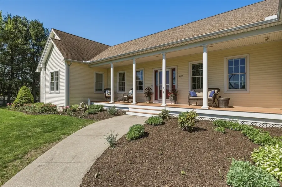 249 River Rd, Sunderland, MA 01375 - #3