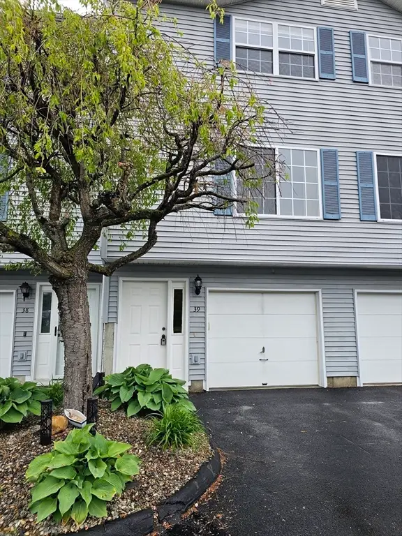 39 Waters Edge #39, Ludlow, MA 01056 - #1