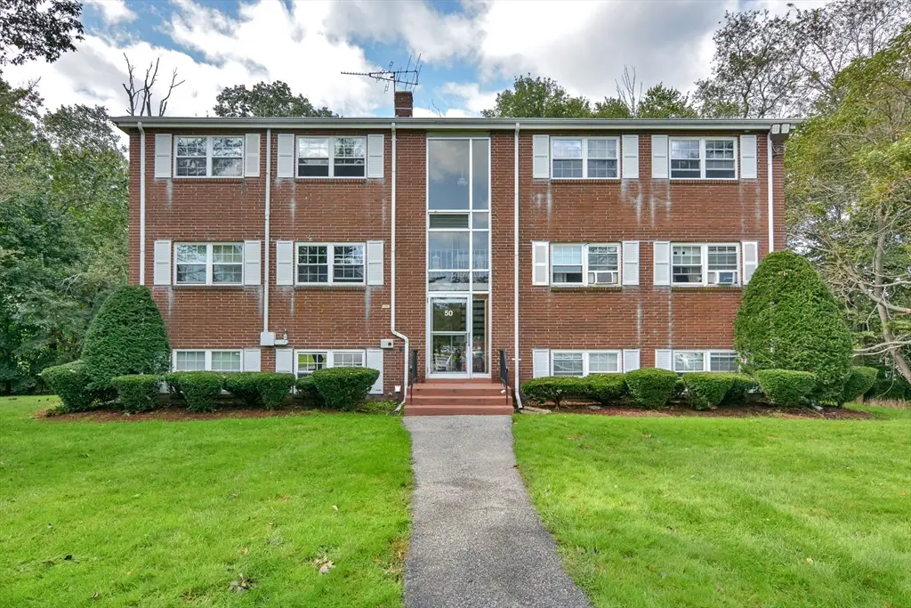 50 Edgelawn Ave #6, North Andover, MA 01845 - #1