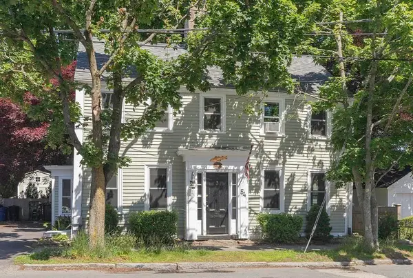 54 Ashland St, Newburyport, MA 01950
